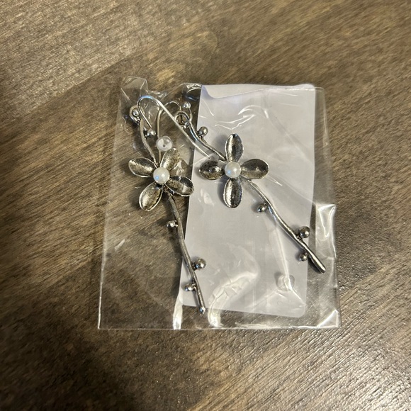 Boho Vintage style flower earrings - Picture 3 of 3